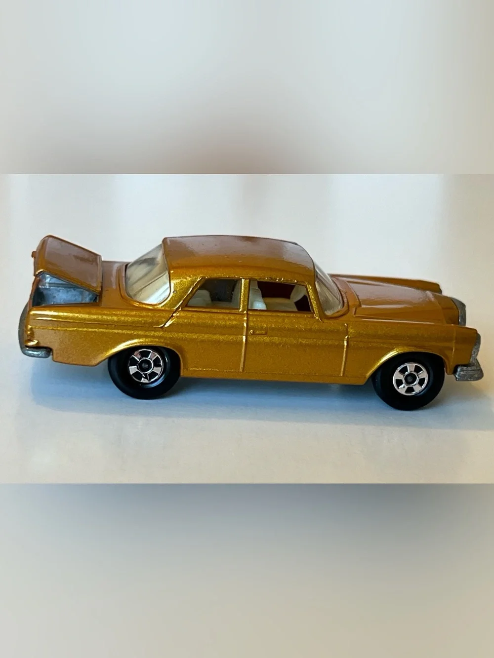 Vintage Matchbox No. 46 Mercedes 300SE Lesney England Metallic Gold